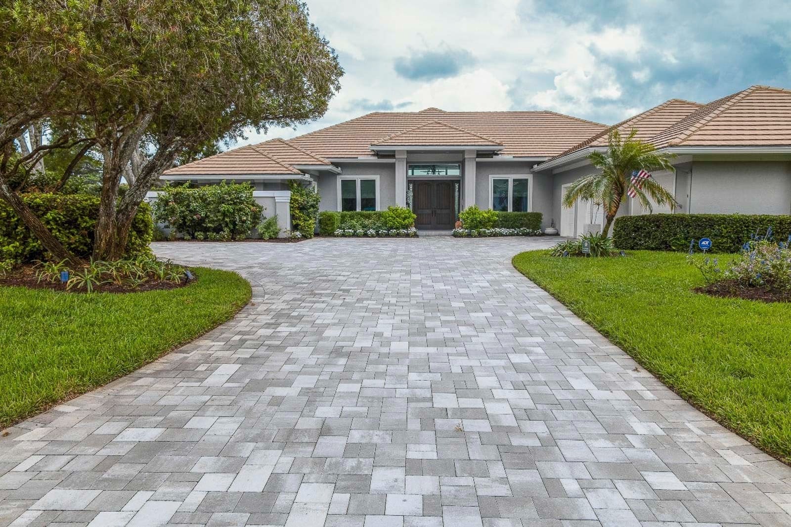 Paver driveways photo